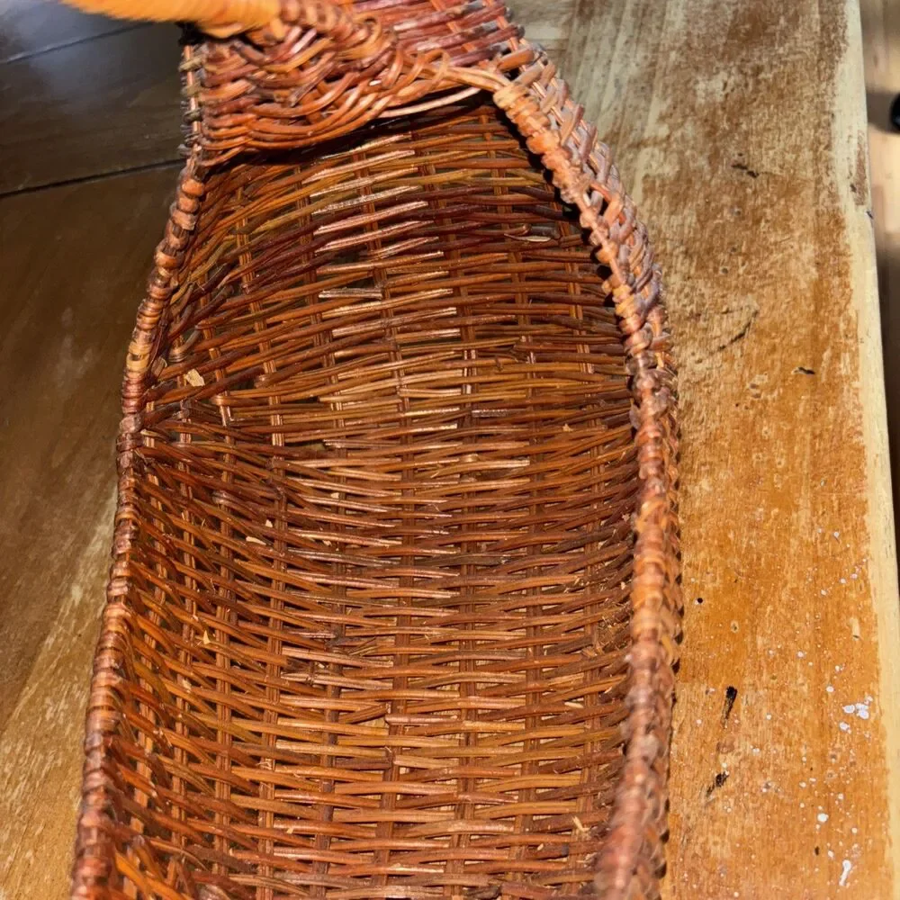 Woven Brown Wicker Wood Rooster Shaped Basket Egg Storage Farm House Cottagecore